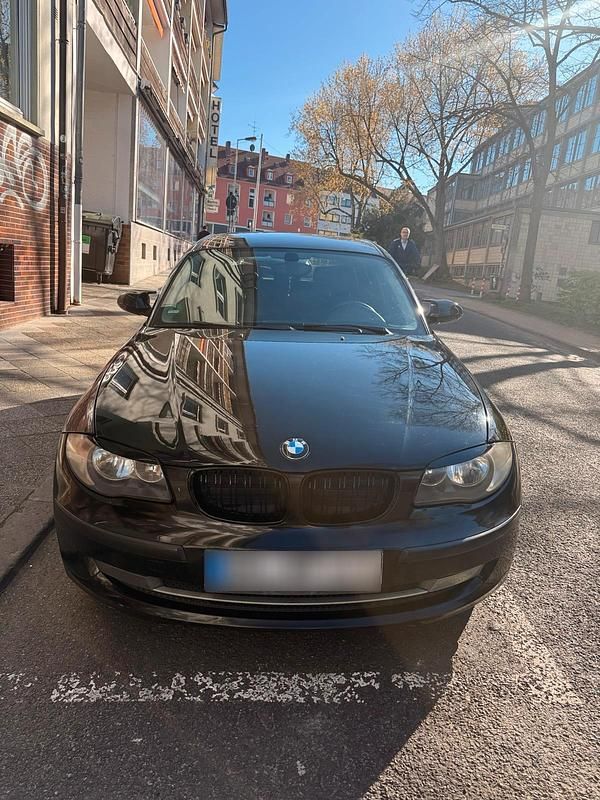 Gebraucht BMW 116 123 PS (90 kW) 2007 Schwarz Kleinwagen