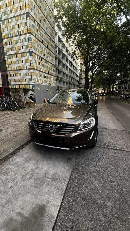 Braun Gebraucht 2016 Volvo XC60 SUV | 19.500 € - Bild 1/4