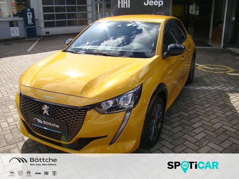 Lack gelb faro/typ aussenverkl Gebraucht 2022 Peugeot e-208 Active Kleinwagen | 15.880 € (Fairer Preis) - Bild 1/4