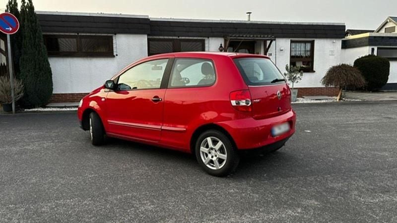 Gebraucht VW Fox 54 PS (39 kW) 2010 Rot Kleinwagen