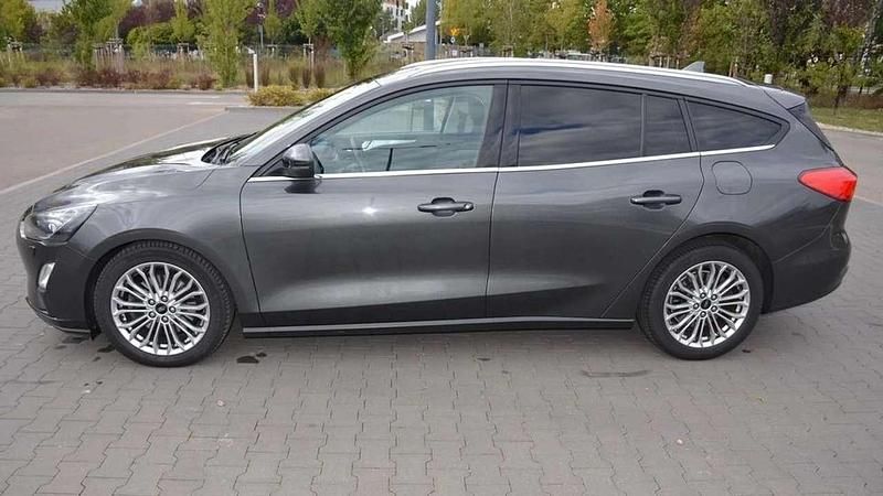 Gebraucht Ford Focus Titanium 150 PS (110 kW) 2019 Grau Limousine