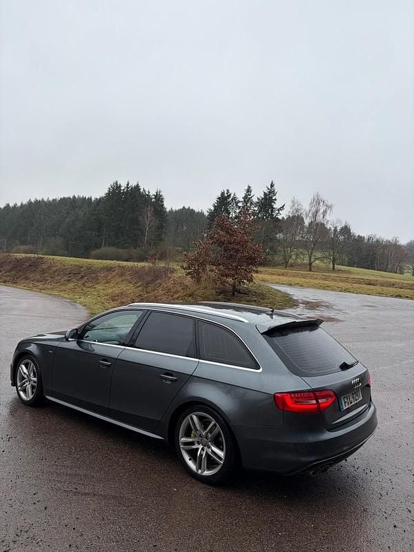 Grau Gebraucht 2014 Audi A4 S-Line Kombi | 4.200 € (Superpreis) - Bild 1/4