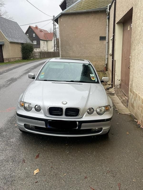 Gebraucht BMW 316 116 PS (85 kW) 2001 Silber Coupé
