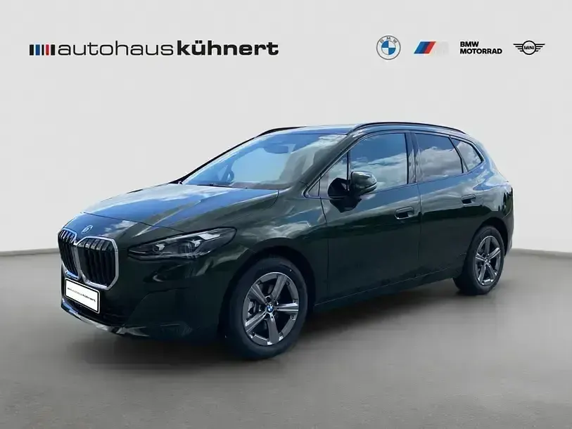 Gebraucht BMW 220 Active Tourer Luxury Line 156 PS (114 kW) 2025 Grün Van / Kleinbus