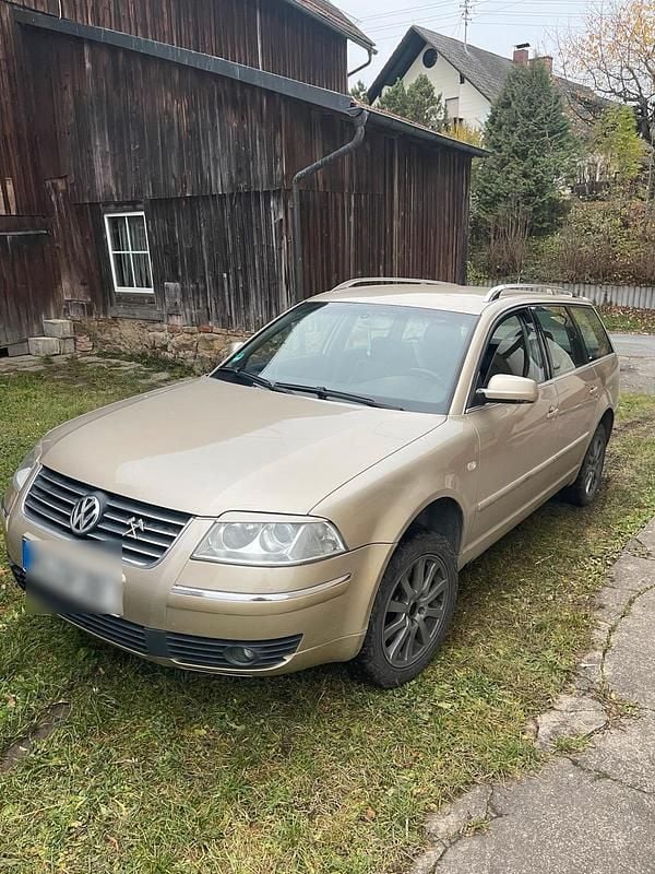 Gold Gebraucht 2003 VW Passat Kombi | 1.567 € (Guter Preis) - Bild 1/4