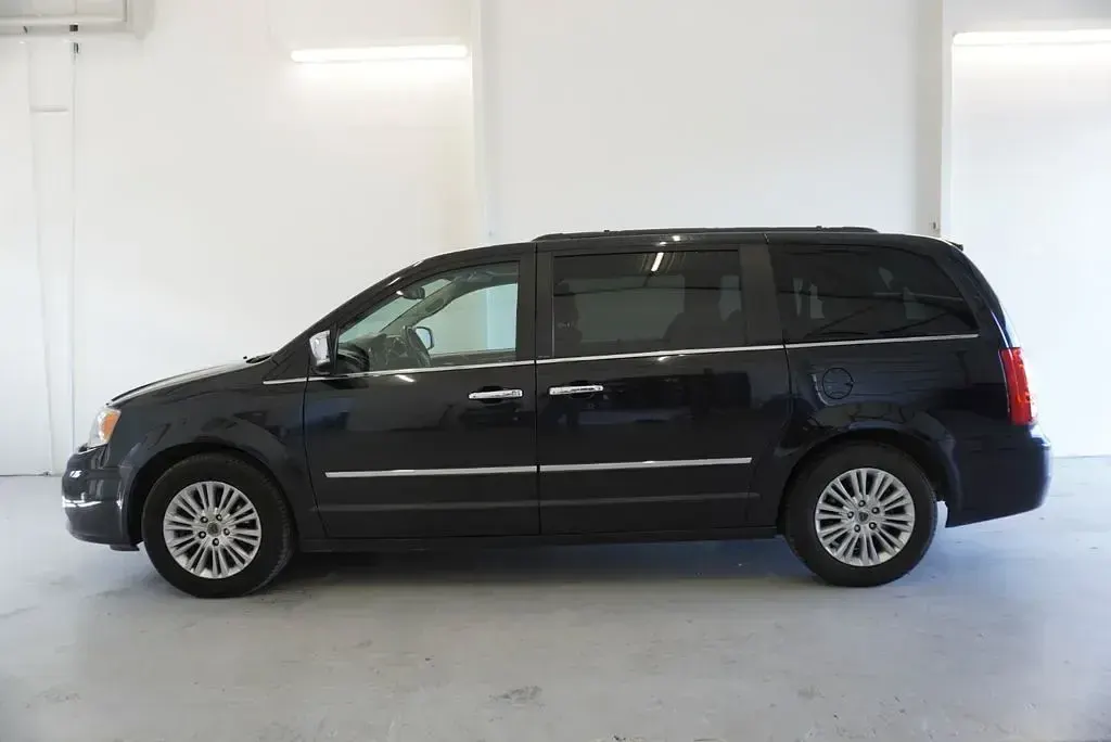 Gebraucht Lancia Voyager 283 PS (208 kW) 2012 Schwarz Van / Kleinbus