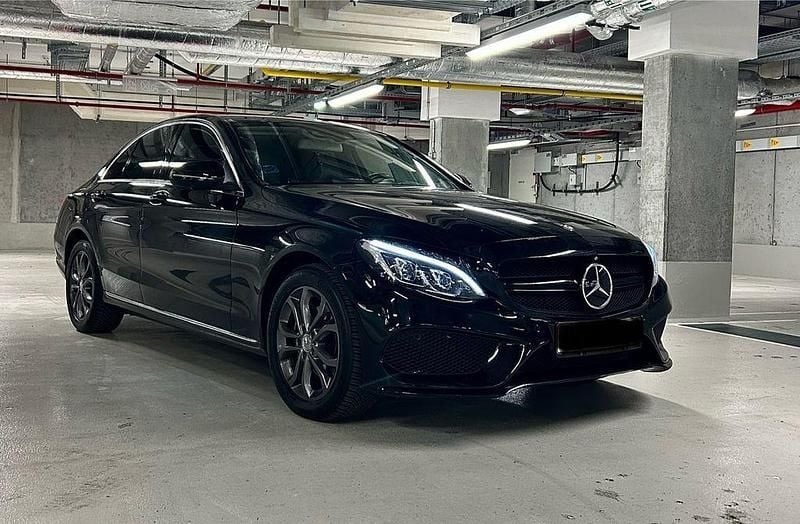 Schwarz Gebraucht 2015 Mercedes C220 AMG line Limousine | 18.499 € (Fairer Preis) - Bild 1/4