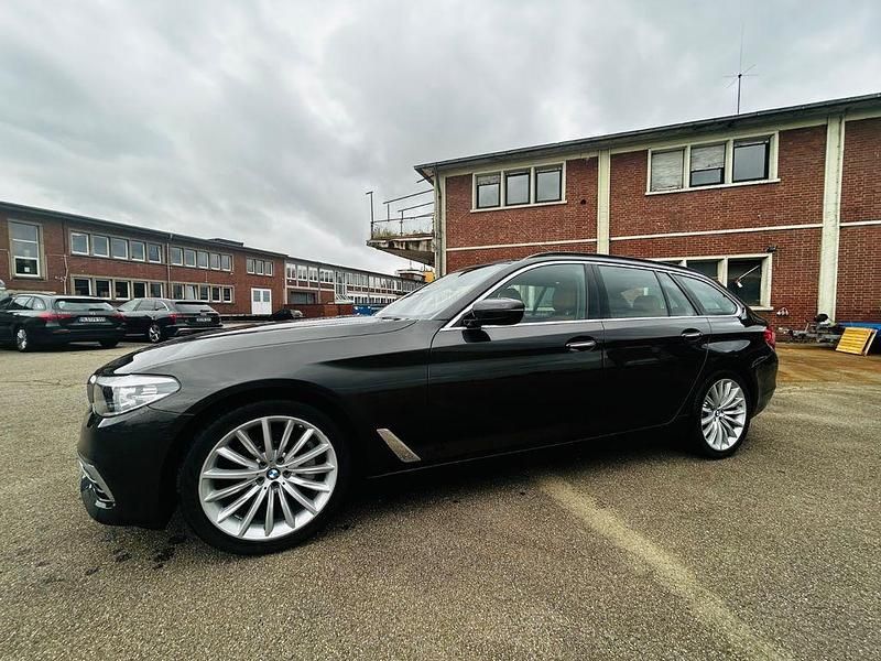 Braun Gebraucht 2017 BMW 530 Luxury Line Kombi | 24.950 € (Guter Preis) - Bild 1/4