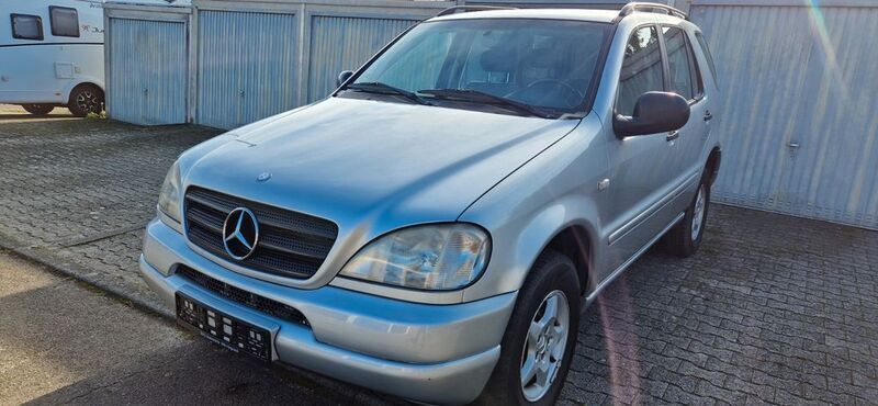 Silber Gebraucht 1999 Mercedes ML320 SUV | 5.800 € (Teuer) - Bild 1/4