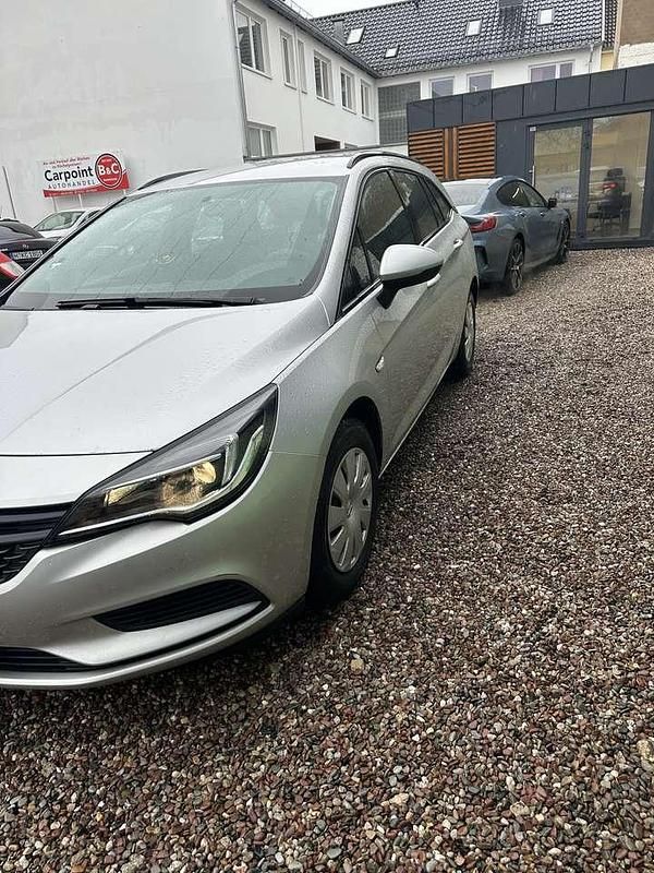 Gebraucht Opel Astra Selection 101 PS (74 kW) 2017 Grau Kombi