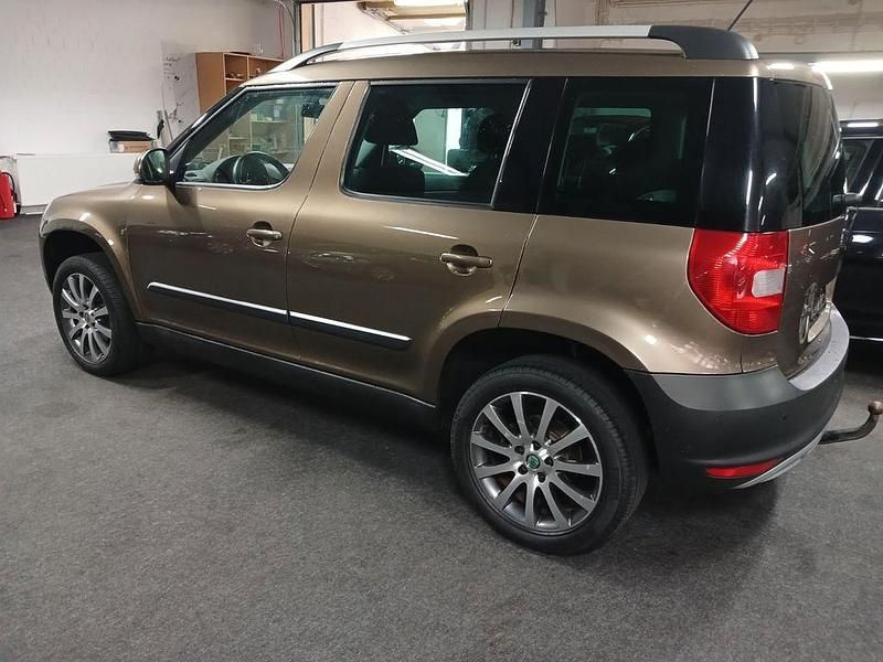 Gebraucht Skoda Yeti Adventure 105 PS (77 kW) 2013 Braun SUV