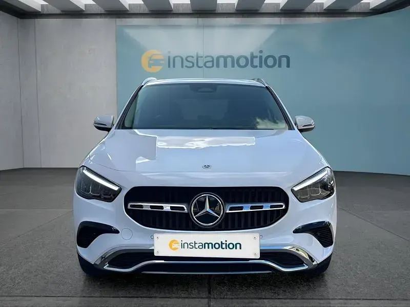 Gebraucht Mercedes GLA200 150 PS (110 kW) 2025 Weiß SUV