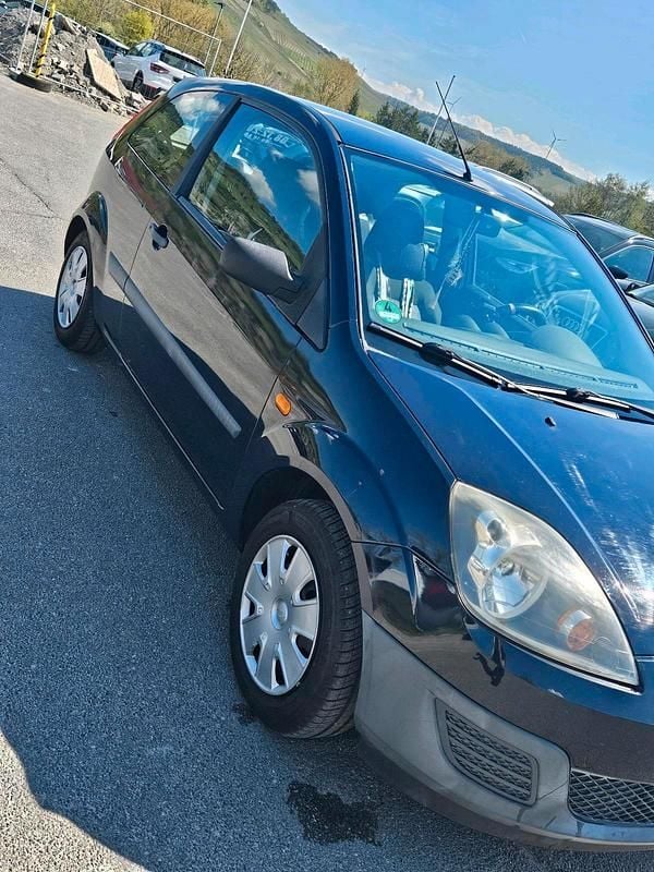 Gebraucht Ford Fiesta 60 PS (44 kW) 2006 Blau Kleinwagen