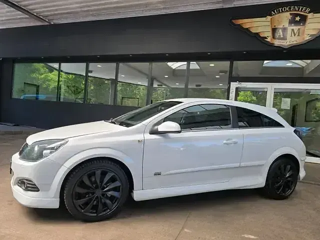 Gebraucht Opel Astra GTC Edition 175 PS (128 kW) 2009 Weiß Coupé