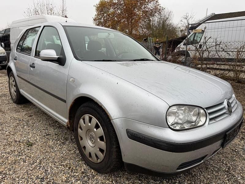 Silber Gebraucht 2001 VW Golf IV Comfortline Limousine | 750 € (Guter Preis) - Bild 1/4