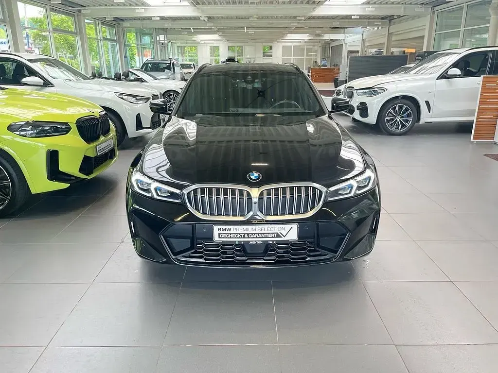 Gebraucht BMW 320 M Sport 190 PS (139 kW) 2025 Schwarz Kombi