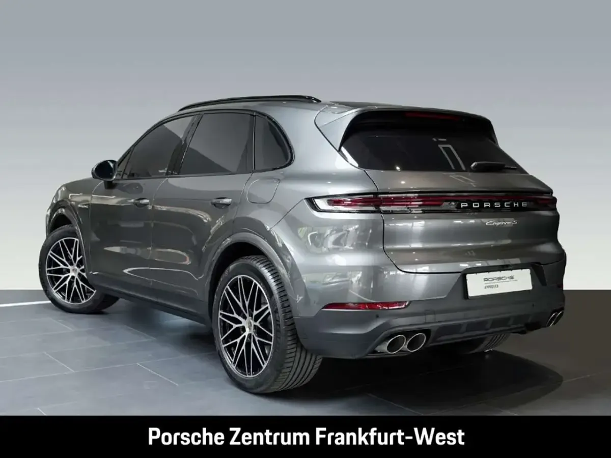 Gebraucht Porsche Cayenne S E-Hybrid 519 PS (381 kW) 2024 Grau SUV
