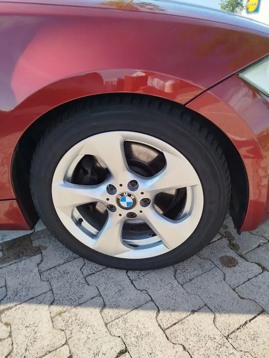 Gebraucht BMW 123 Cabriolet 204 PS (150 kW) 2011 Rot Cabrio