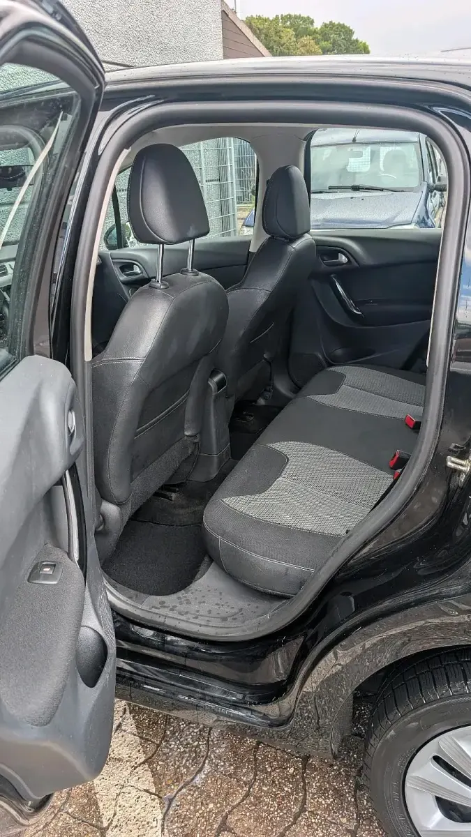 Gebraucht Citroën C3 82 PS (60 kW) 2014 Schwarz Kleinwagen
