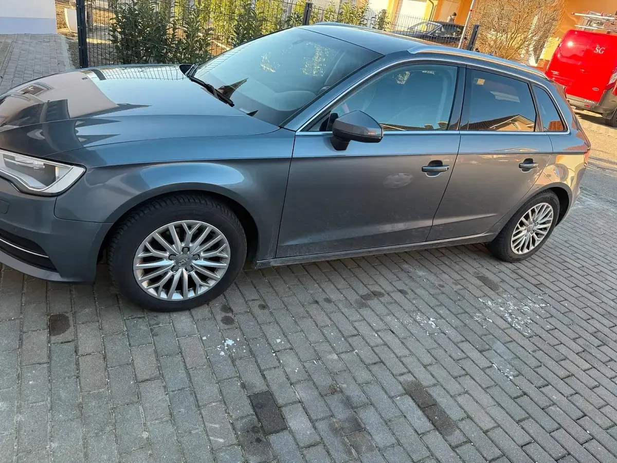 Gebraucht Audi A3 122 PS (89 kW) 2014 Grau Limousine