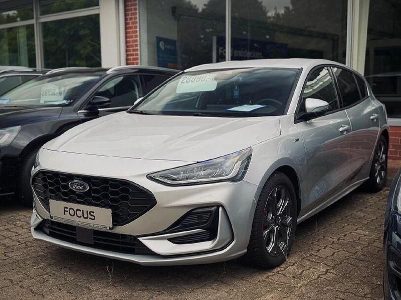 Silber Gebraucht 2024 Ford Focus ST-Line Limousine | 26.900 € (Fairer Preis) - Bild 1/4