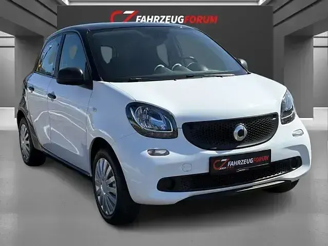 Używany Smart ForFour 71 KM (52 kW) 2017 Biały Hatchback