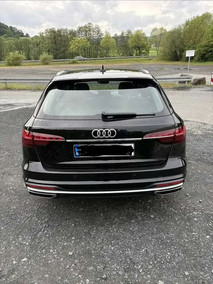 Gebraucht Audi A4 Advanced Plus 150 PS (110 kW) 2020 Schwarz Kombi