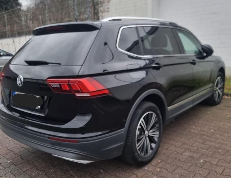 Gebraucht VW Tiguan Allspace IQ Drive 150 PS (110 kW) 2020 Schwarz SUV