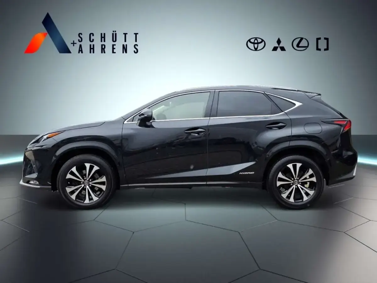 Gebraucht Lexus NX300h 197 PS (144 kW) 2021 Graphite black SUV