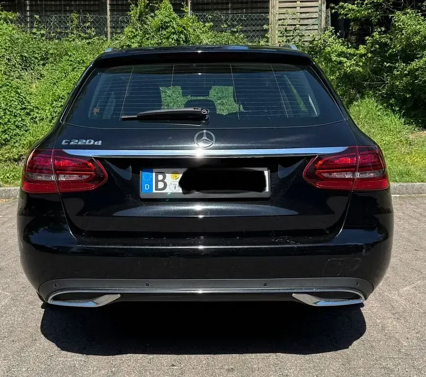 Gebraucht Mercedes C220 194 PS (142 kW) 2021 Schwarz Limousine