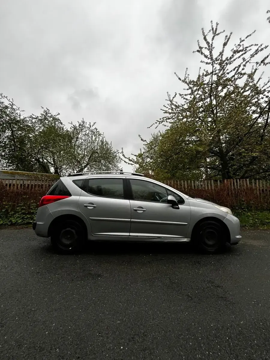 Gebraucht Peugeot 207 120 PS (88 kW) 2010 Silber Kombi