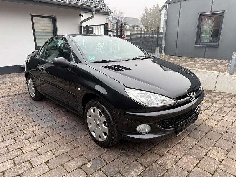Gebraucht Peugeot 206 CC 109 PS (80 kW) 2005 Schwarz Cabrio