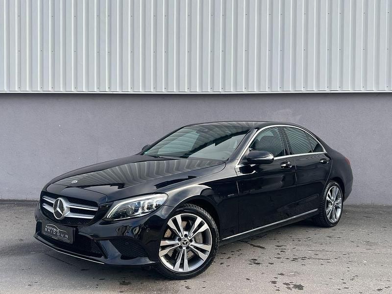 Gebraucht Mercedes C300e 194 PS (142 kW) 2020 Schwarz Limousine