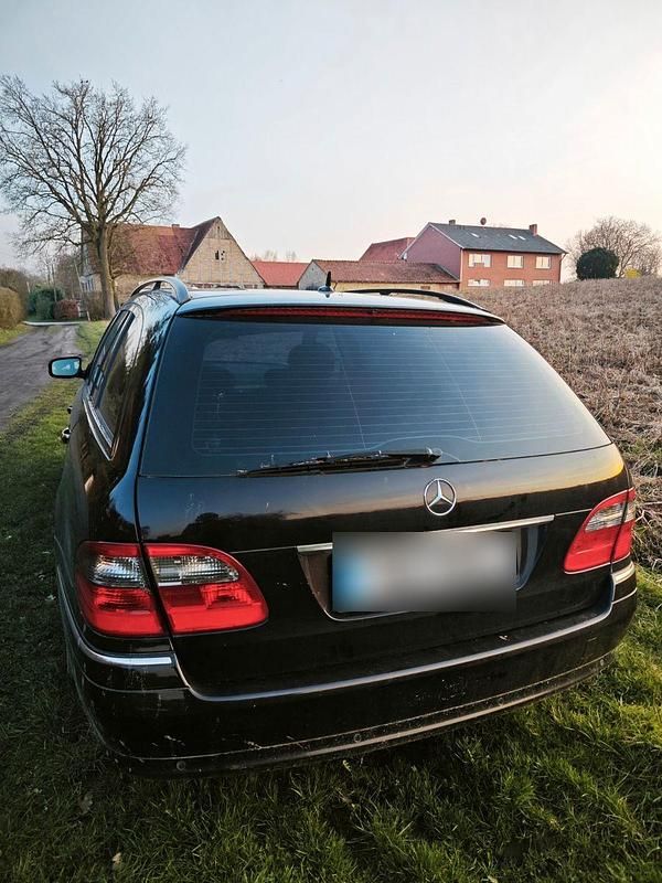 Gebraucht Mercedes E280 Elegance 190 PS (139 kW) 2007 Schwarz Kombi