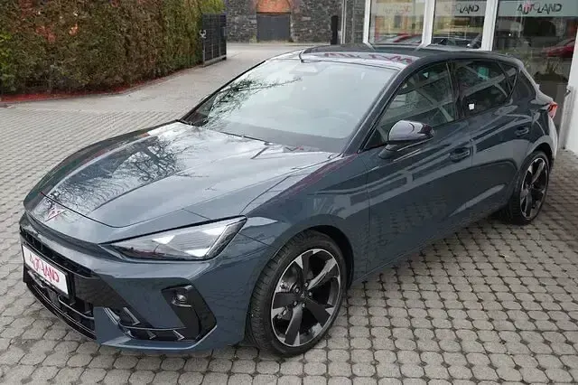 Nowe Cupra Leon 150 KM (110 kW) 2026 Niebieski Sedan/Limuzyna