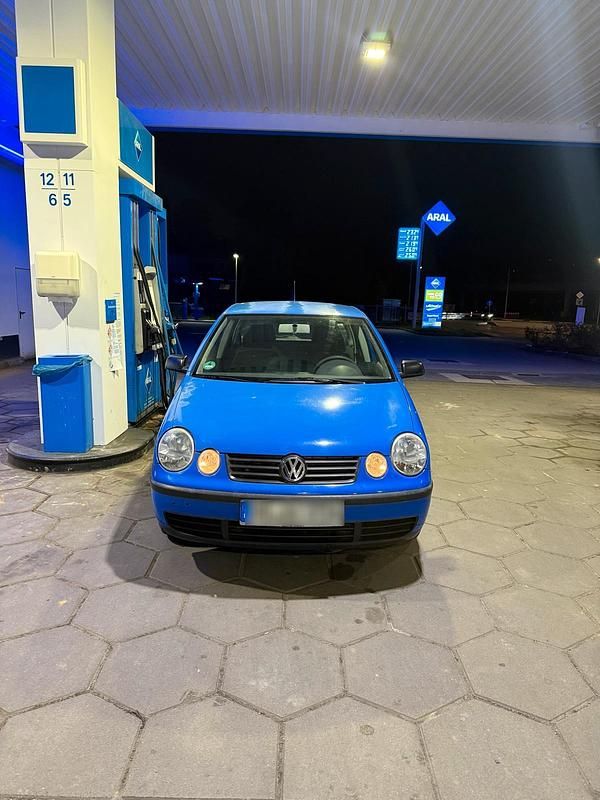 Gebraucht VW Polo 70 PS (51 kW) 2002 Blau Kleinwagen