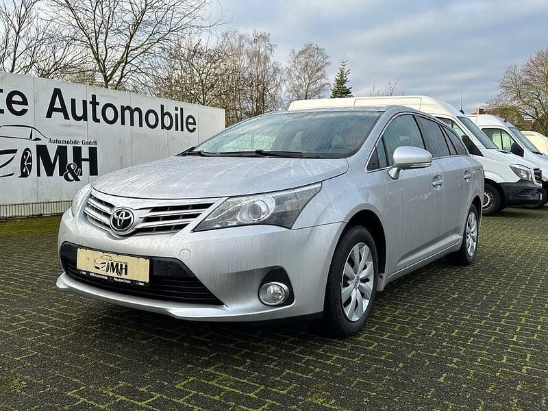 Silber Gebraucht 2015 Toyota Avensis Edition Kombi | 12.995 € (Superpreis) - Bild 1/4