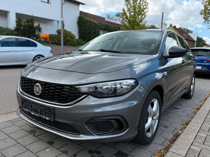 Grau Gebraucht 2018 Fiat Tipo Pop Kombi | 8.890 € (Fairer Preis) - Bild 1/4