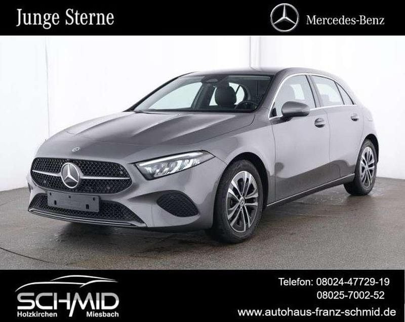 Grau Gebraucht 2024 Mercedes A180 Progressive Limousine | 27.350 € (Guter Preis) - Bild 1/4