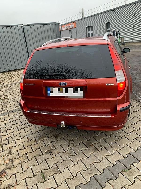 Gebraucht Ford Mondeo Ghia 155 PS (114 kW) 2006 Orange Kombi