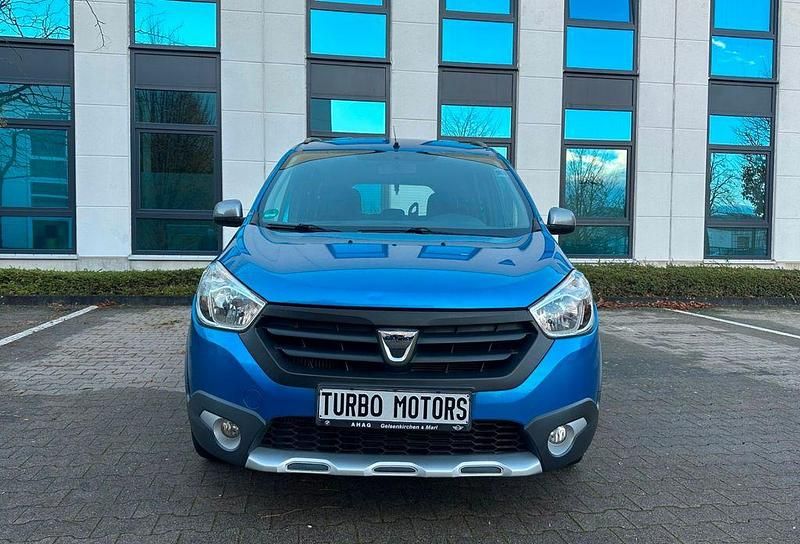 Gebraucht Dacia Lodgy Stepway 116 PS (85 kW) 2015 Blau Van / Kleinbus