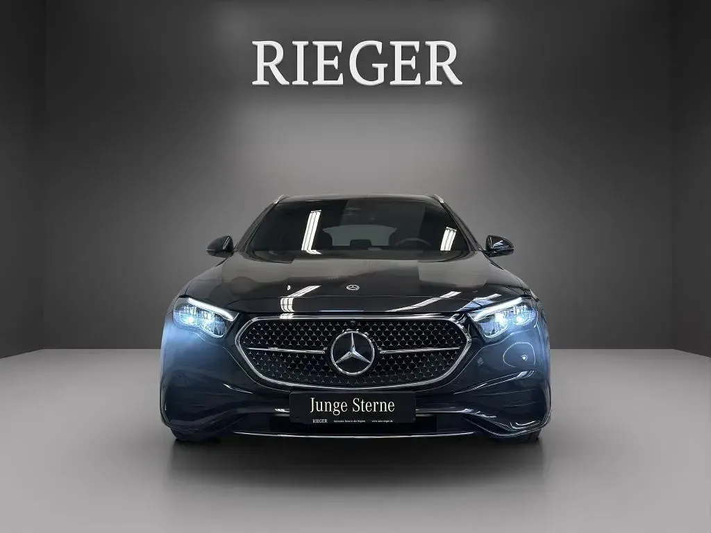 Gebraucht Mercedes E300 AMG 197 PS (144 kW) 2025 Grau Limousine