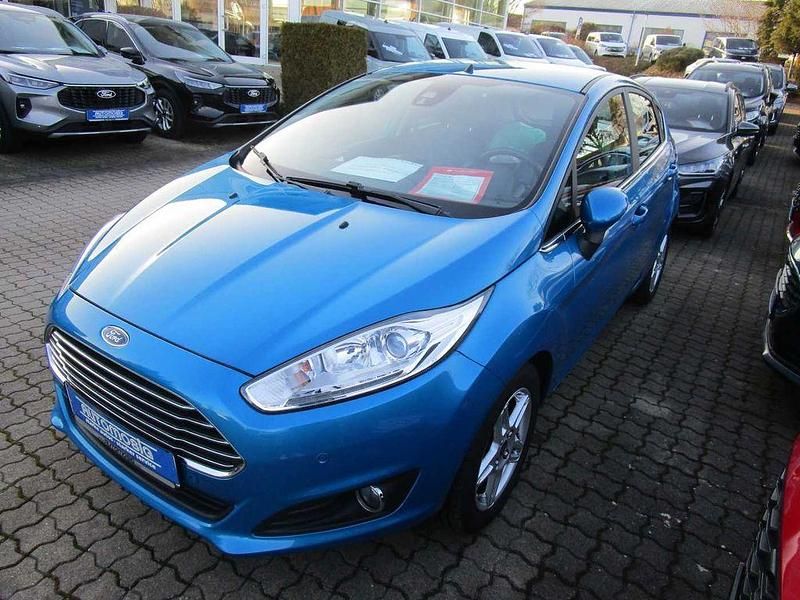 Gebraucht Ford Fiesta Titanium 101 PS (74 kW) 2015 Aruba blau Limousine