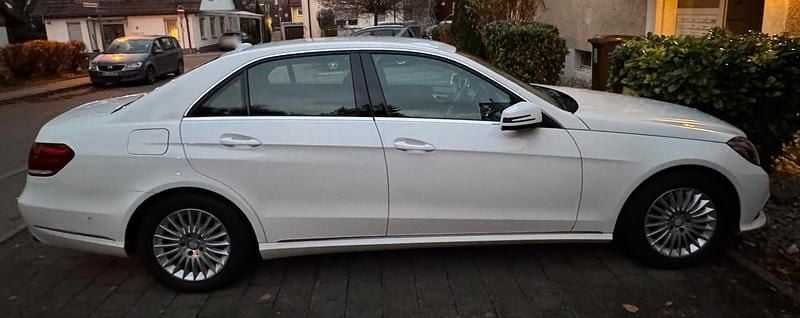 Gebraucht Mercedes E200 136 PS (100 kW) 2014 Weiß Limousine