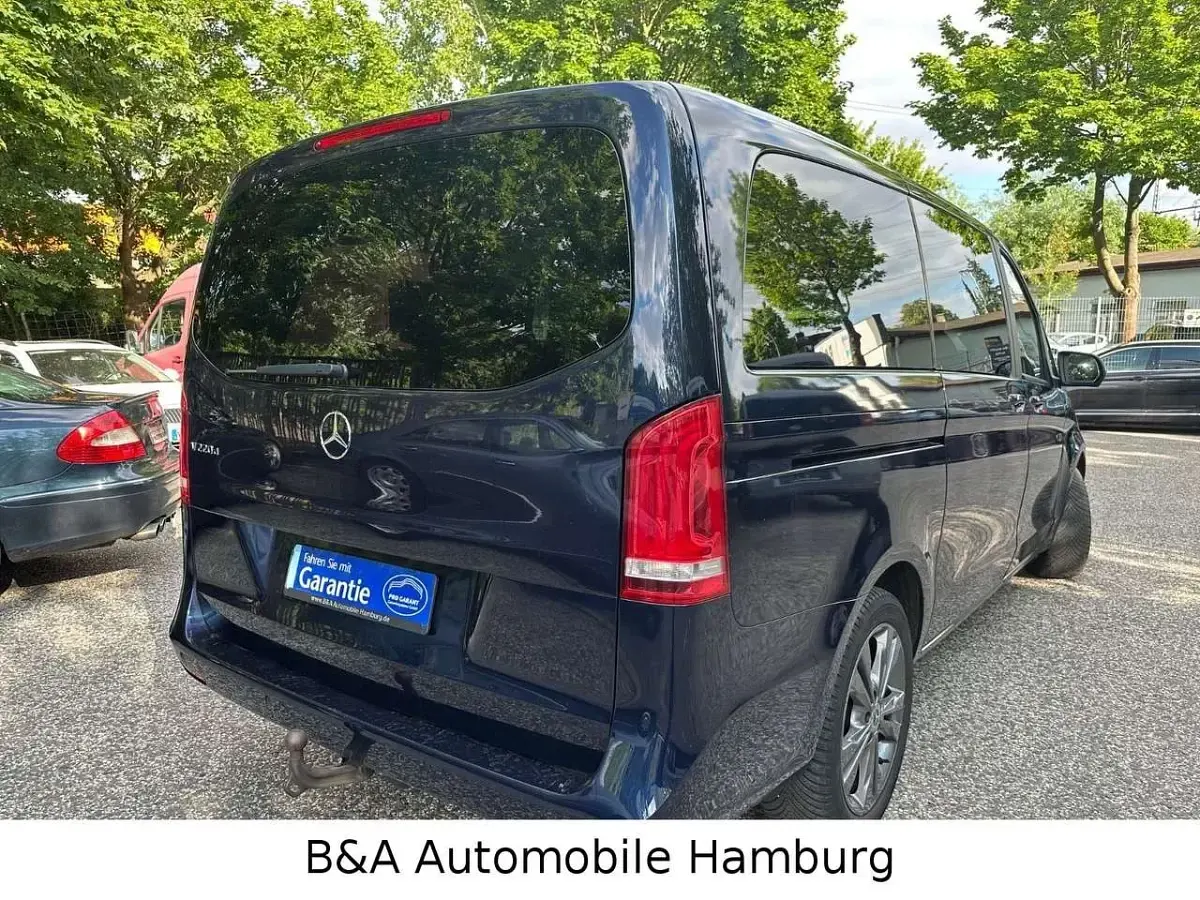 Gebraucht Mercedes V220 163 PS (119 kW) 2018 Cavansitblau Van / Kleinbus