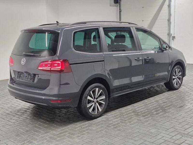 Gebraucht VW Sharan Style 150 PS (110 kW) 2020 Uranograu Van / Kleinbus