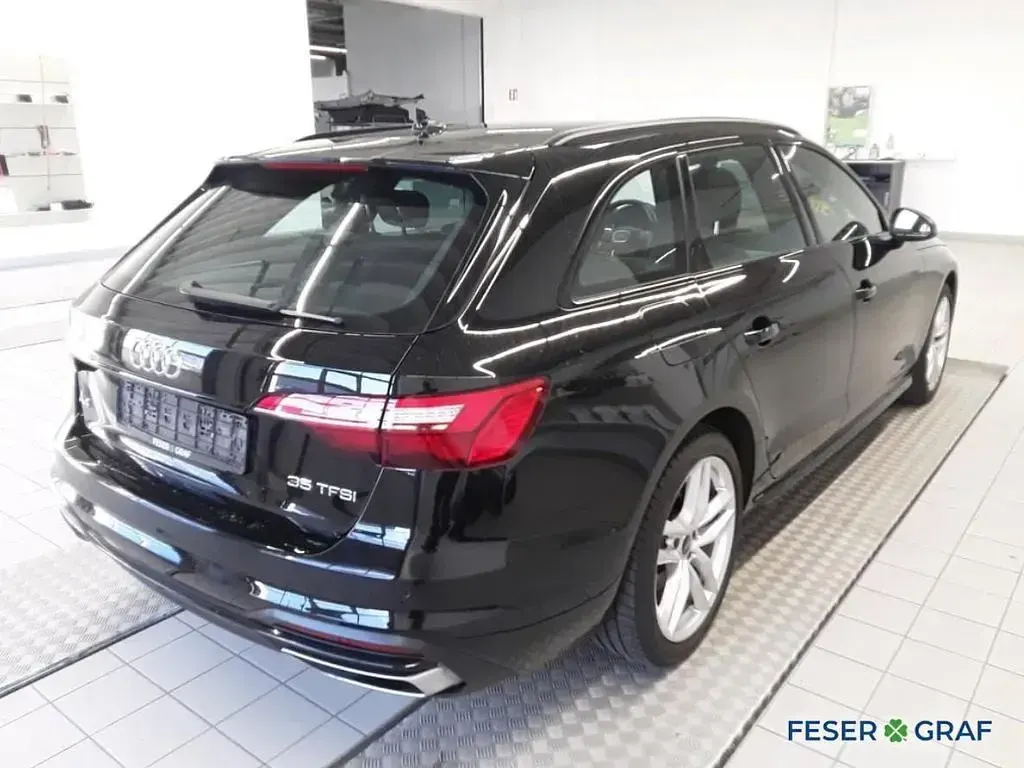 Używany Audi A4 Advanced Plus 150 KM (110 kW) 2022 Czarny Kombi