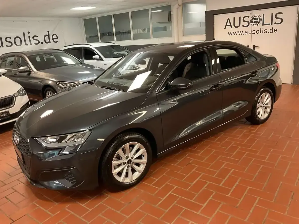 Gebraucht Audi A3 Basis 110 PS (80 kW) 2022 Manhattan grau Limousine