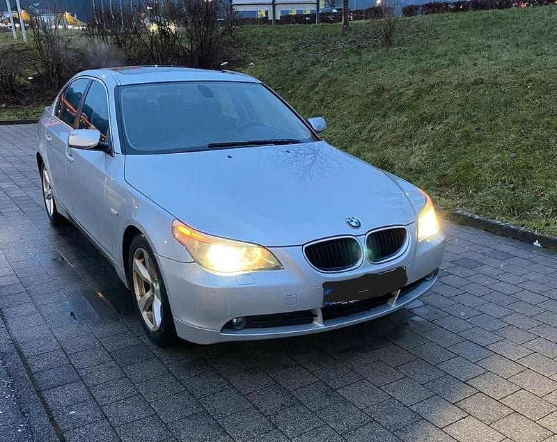 Gebraucht BMW 520 170 PS (125 kW) 2003 Grau Limousine