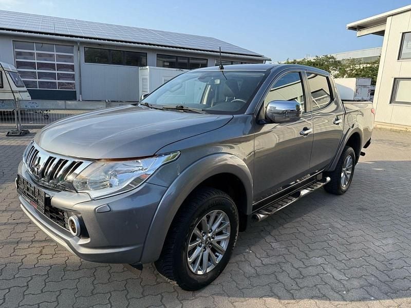 Grau Gebraucht 2016 Mitsubishi L200 Plus Abholung | 15.990 € (Guter Preis) - Bild 1/4